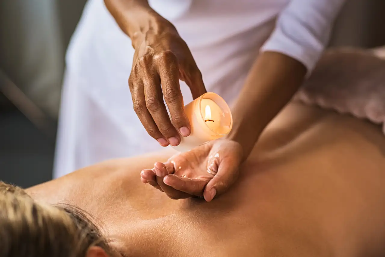 Ambiente preparado para uma massagem com velas no espaço Ma_tri_oska em Rio Maior